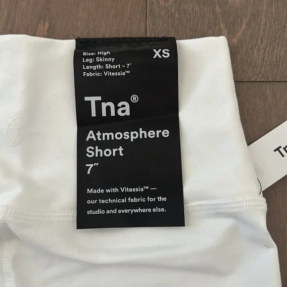 TNA white biker shorts high rise 7” XS - Picture 3 of 3